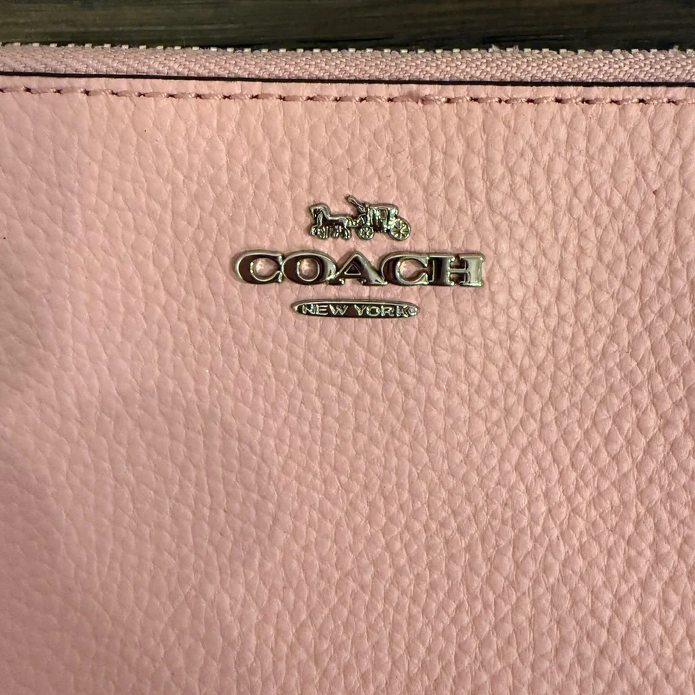 Coach Blush Pink Double Zip Pebbled Leather Wristlet - Picture 4 of 7